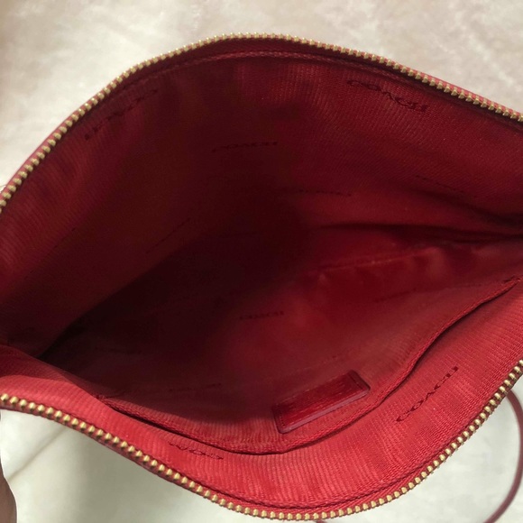 🔴SOLD🔴 Coach Convertible Hippie #52901 Red Peb - Picture 3 of 4